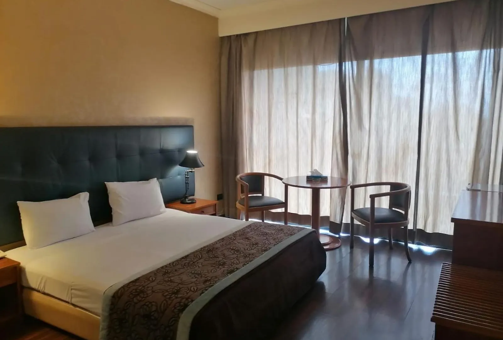 Charles Hotel Beirut 3*,